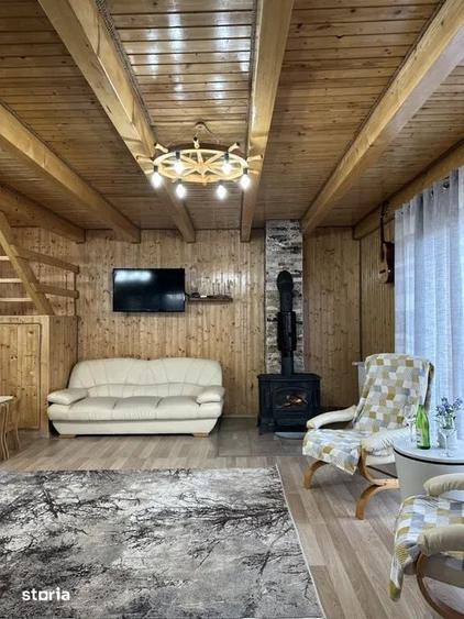 Casă cu 5 camere cu Teren 1000 Mp în Vale