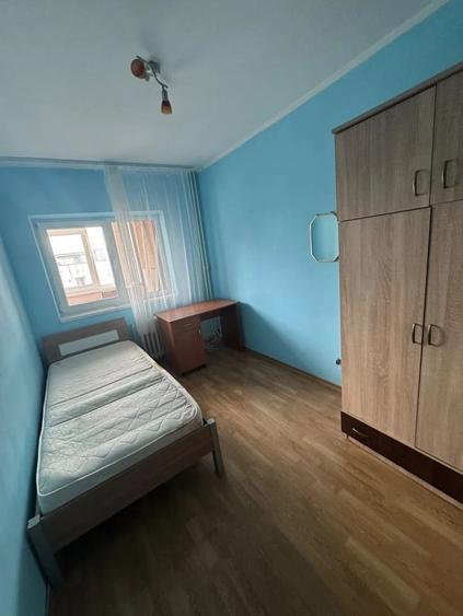 Apartament cu 3 camere decomandat în Gară
