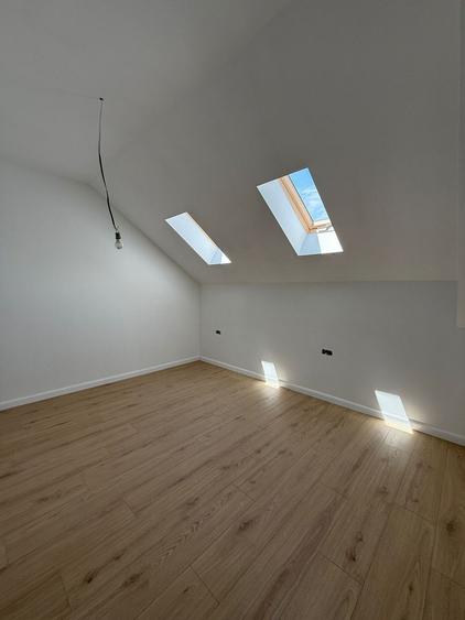 Duplex cu 4 camere cu Canalizare în Theodor Pallady
