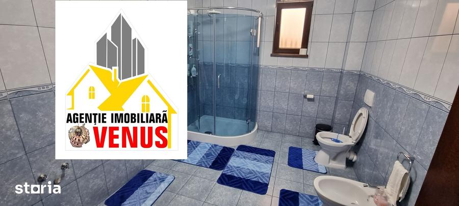 Casă cu 5 camere cu Teren 1000 Mp în Răchiți
