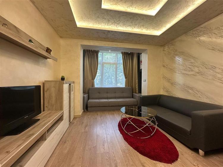 Apartament cu 3 camere decomandat în Tătărași