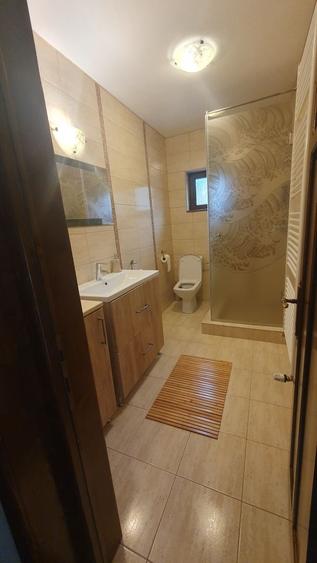 Casă cu 4 camere în Exterior Vest