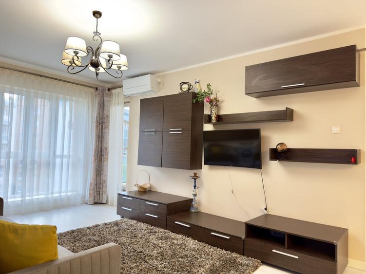 Apartament cu 3 camere semidecomandat, mobilat în Tătărași