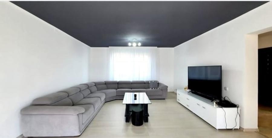 Casă cu 3 camere cu Teren 547 Mp în Central