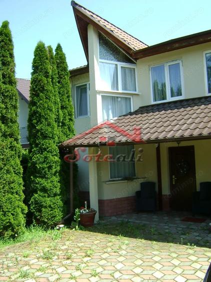 Casă cu Teren 1461 Mp în Cornu