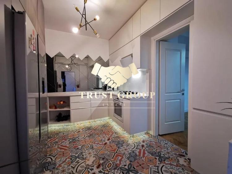 Apartament cu 4 camere decomandat în P-ța Dorobanți