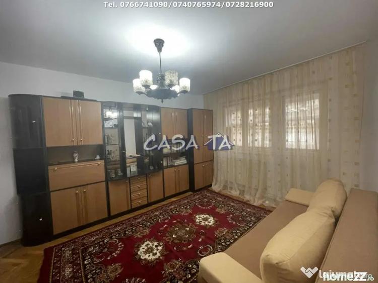 Apartament cu 4 camere decomandat în Central