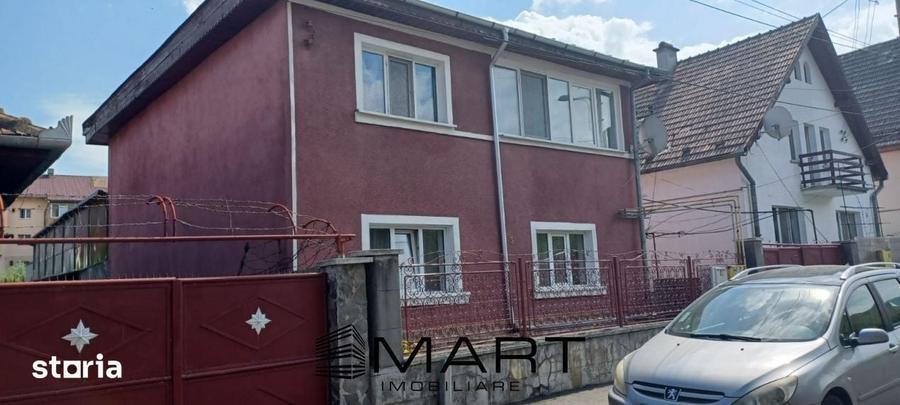 Casă cu 6 camere cu Teren 400 Mp în Sânpetru