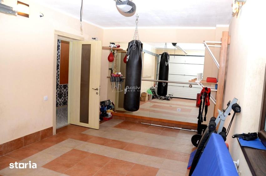 Casă cu 4 camere cu Canalizare în Micro 18
