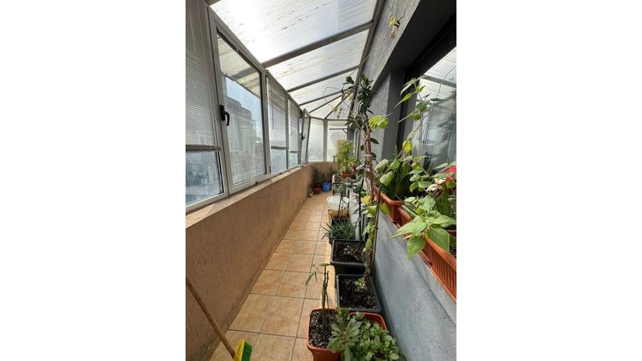 Apartament cu 3 camere semidecomandat, mobilat în Universitate