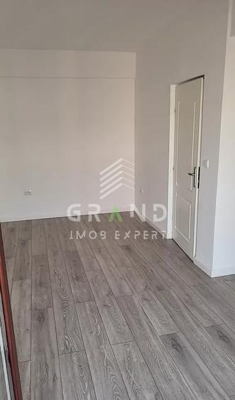 Garsonieră decomandată, mobilată în Florești