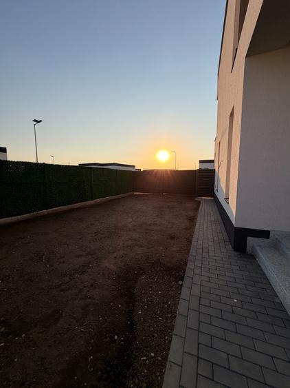 Casă individuală cu 4 camere cu Teren 500 Mp în Vidra