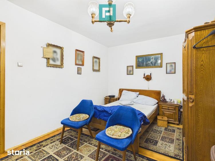 Casă cu 6 camere cu Teren 3000 Mp în Central