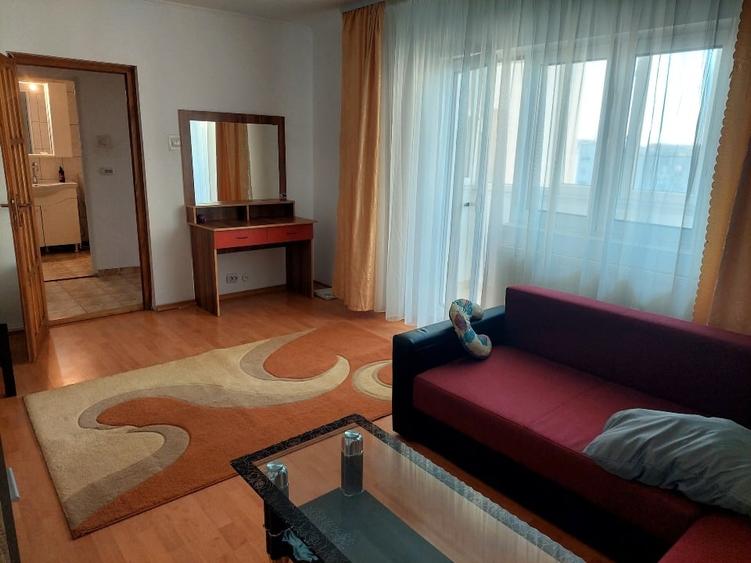 Apartament cu 2 camere decomandat, mobilat în Drumul Taberei