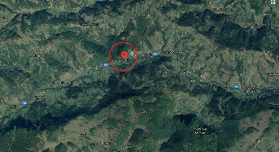 Casă cu 5 camere cu Teren 1000 Mp în Goiești