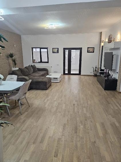 Casă cu 4 camere cu Teren 270 Mp în Mogoșoaia