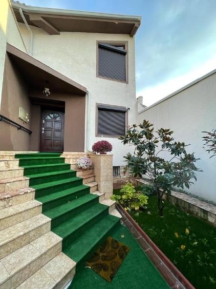 Casă individuală cu 5 camere cu Teren 300 Mp în Faleza Nord