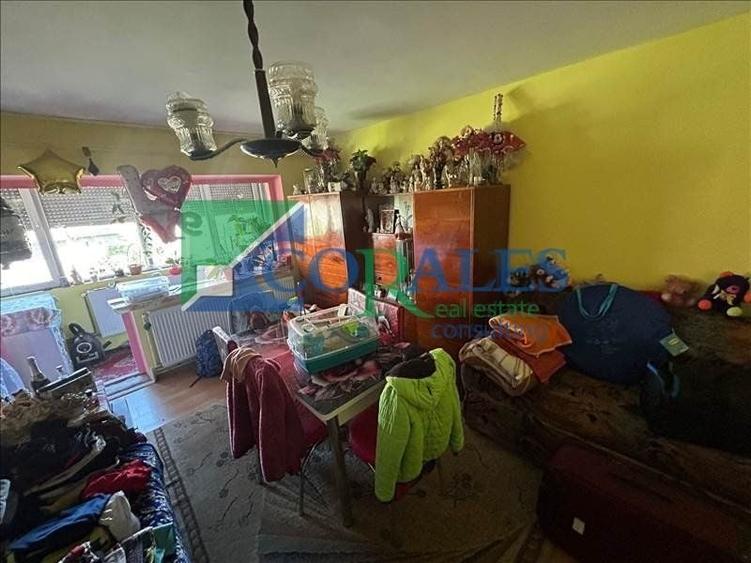 Apartament cu 4 camere decomandat în Fabric