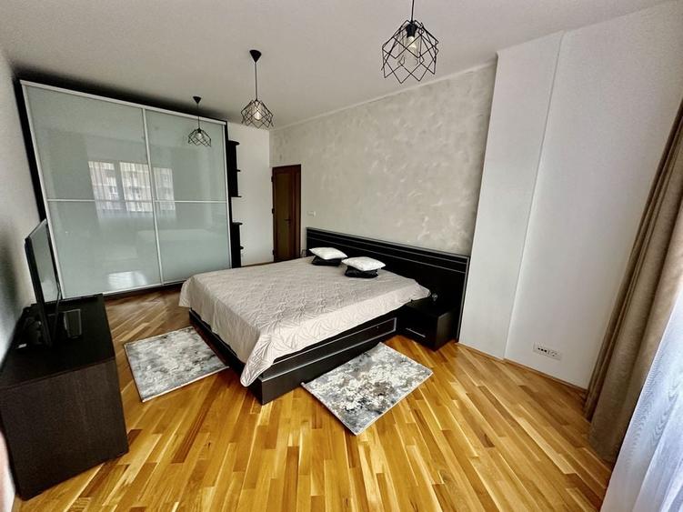 Apartament cu 3 camere decomandat în Central