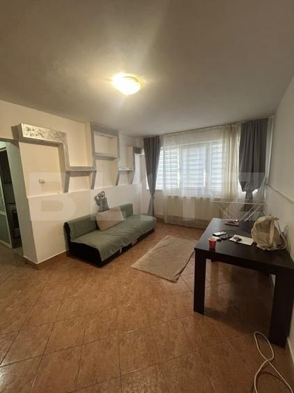 Apartament cu 3 camere semidecomandat, mobilat în Aleea Trandafirilor