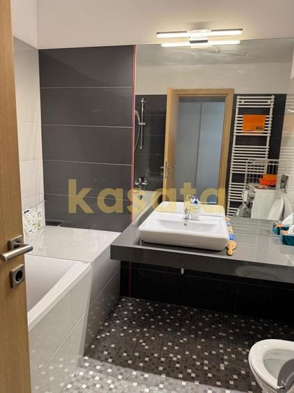 Apartament cu 3 camere semidecomandat, mobilat în Barbu Văcărescu