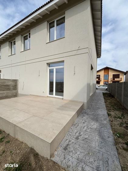 Apartament cu 4 camere în Giroc
