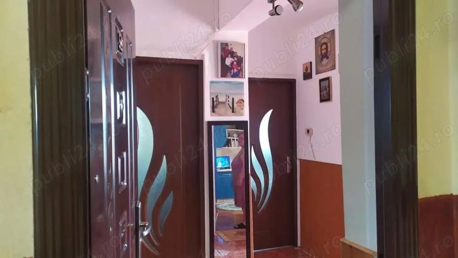 Apartament cu 3 camere decomandat în Micro 15