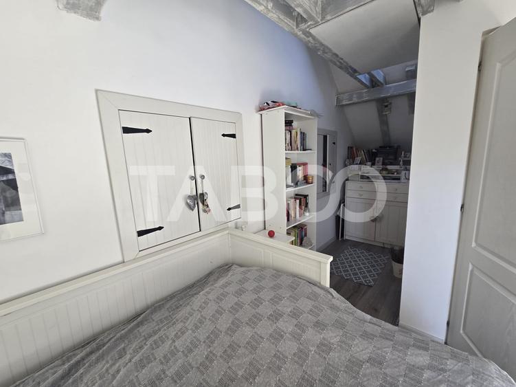 Apartament cu 4 camere decomandat, mobilat în Central