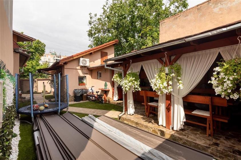 Casă individuală cu 4 camere cu Teren 241 Mp în Cantemir