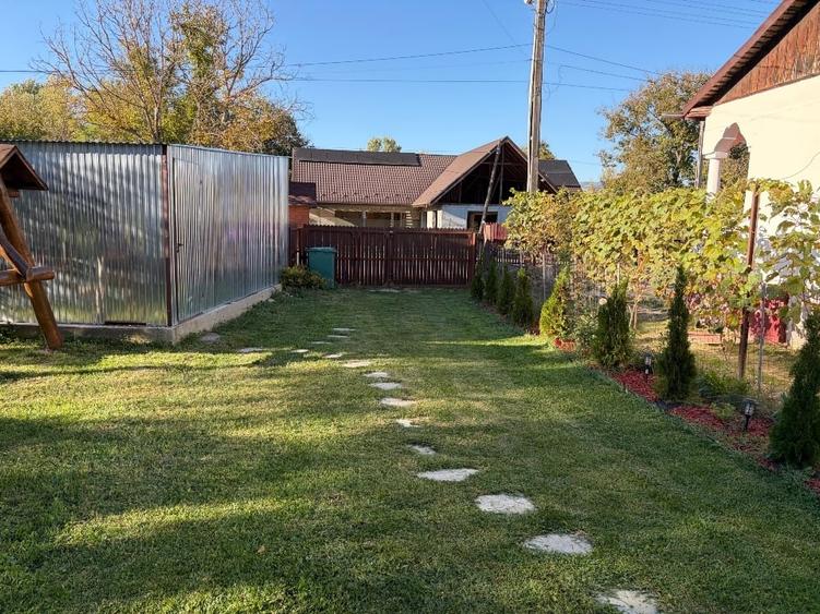 Casă individuală cu 5 camere cu Canalizare în Măgura