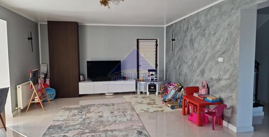 Casă individuală cu 4 camere cu Teren 780 Mp în Spătaru