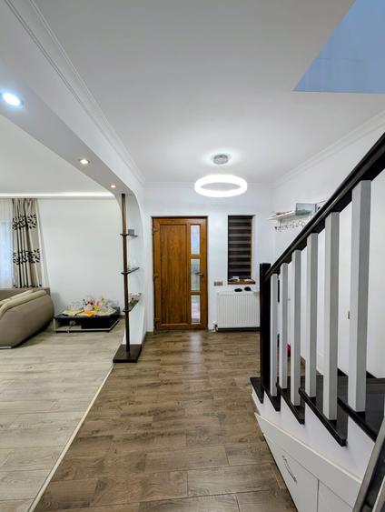 Duplex cu 4 camere cu Canalizare în Florești