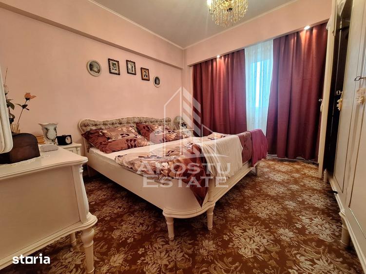 Apartament cu 4 camere decomandat în Aurel Vlaicu