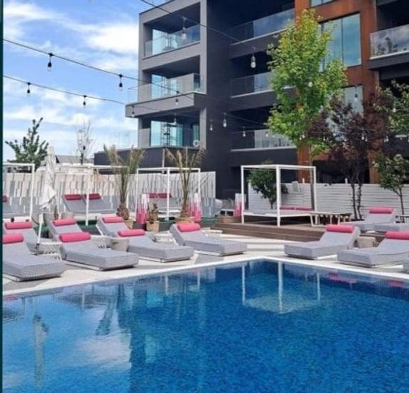 Apartament cu 3 camere decomandat, mobilat în Central