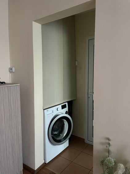 Apartament cu 3 camere semidecomandat în Sârbi