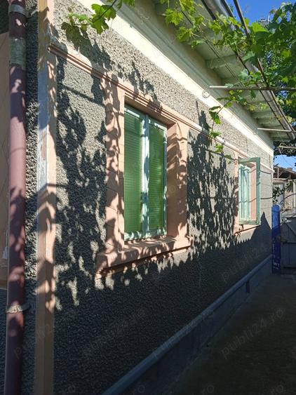 Casă cu 4 camere cu Teren 389 Mp în Jurilovca
