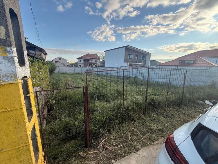 Teren de 300 mp, în Valu lui Traian
