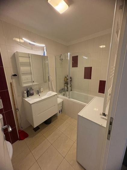 Apartament cu 2 camere semidecomandat în Cățelu