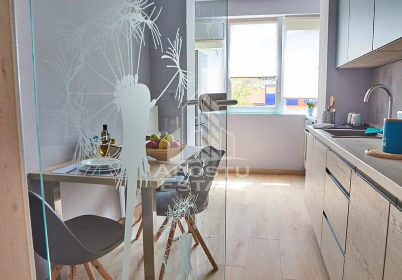 Apartament cu 3 camere decomandat în Central