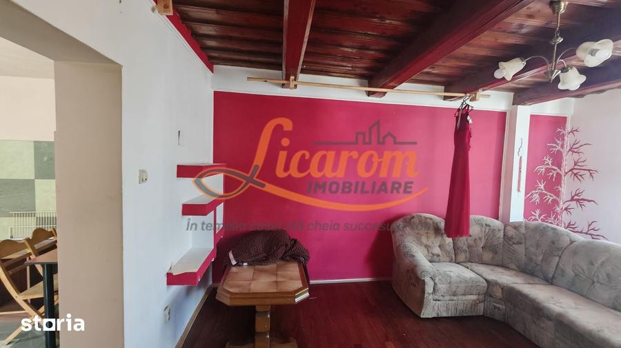 Casă cu 2 camere decomandat cu Teren 178 Mp în Cristian