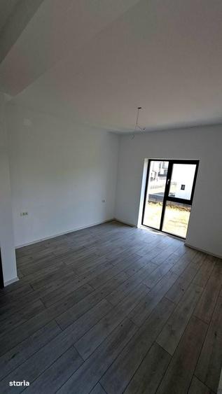 Casă cu 4 camere în Budeasa