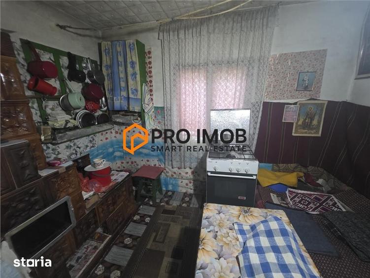 Casă cu 3 camere semidecomandat cu Teren 500 Mp în Central
