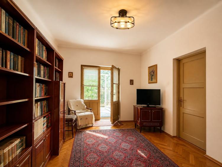 Apartament cu 3 camere semidecomandat în Central