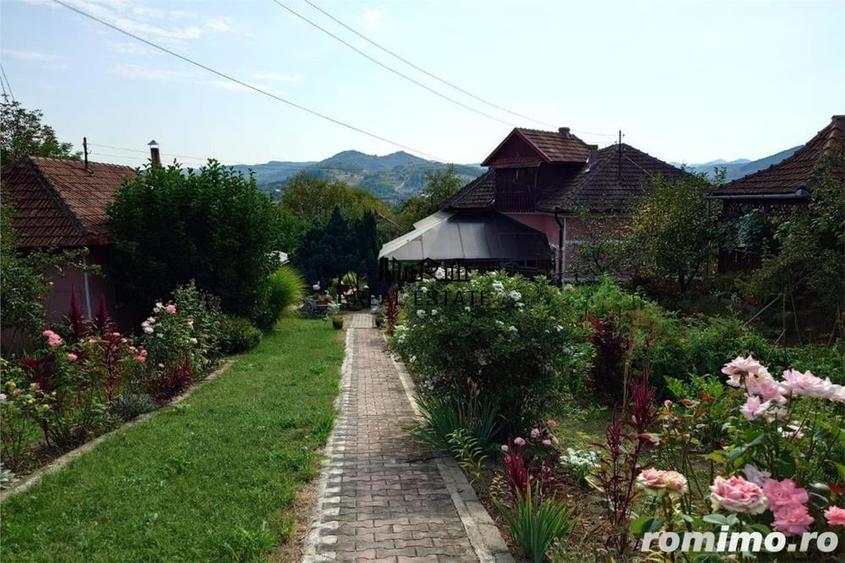Casă cu 3 camere cu Teren 1430 Mp în Vest