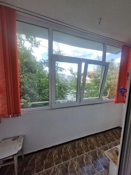 Apartament cu 2 camere semidecomandat în Bradu