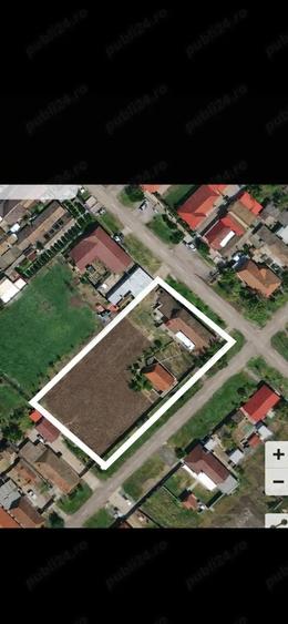 Casă cu Teren 2880 Mp în Central