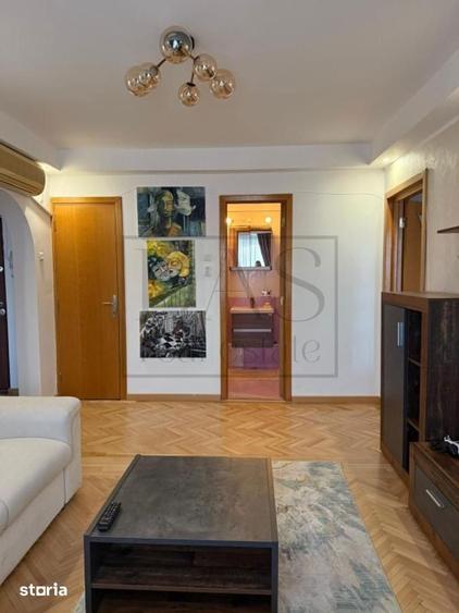 Apartament cu 2 camere semidecomandat, mobilat în Tei