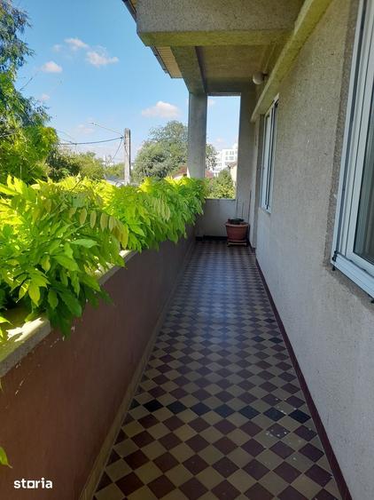 Casă cu 4 camere cu Teren 204 Mp în Burdea