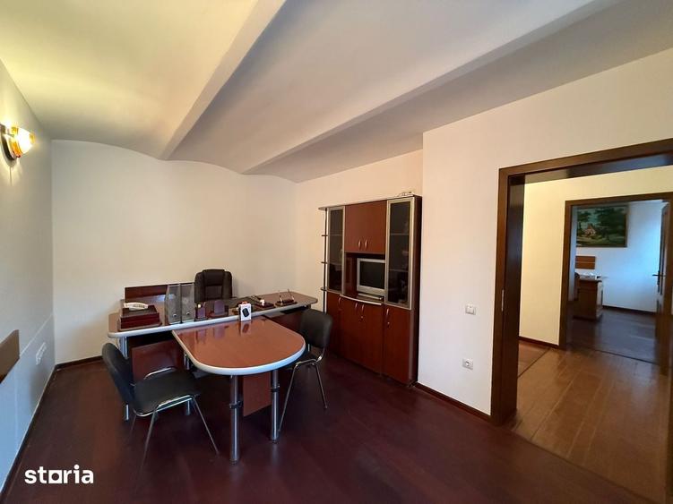 Spațiu comercial, de 90 mp, în Central