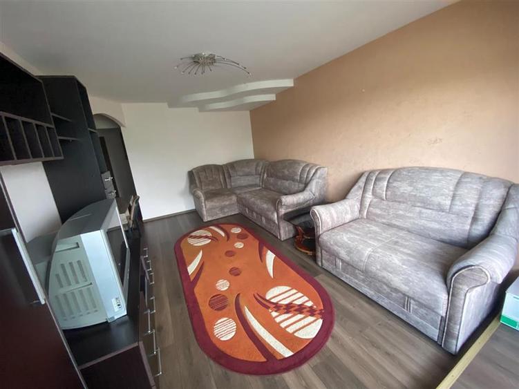 Apartament cu 3 camere decomandat, mobilat în Păcurari